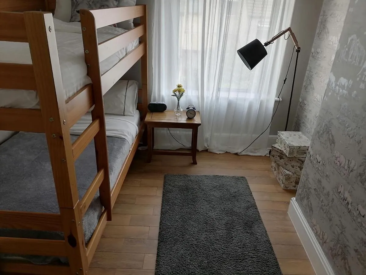Holiday home Tynant House- Modern 3 Bed House- City Centre And Free Parking Cardiff